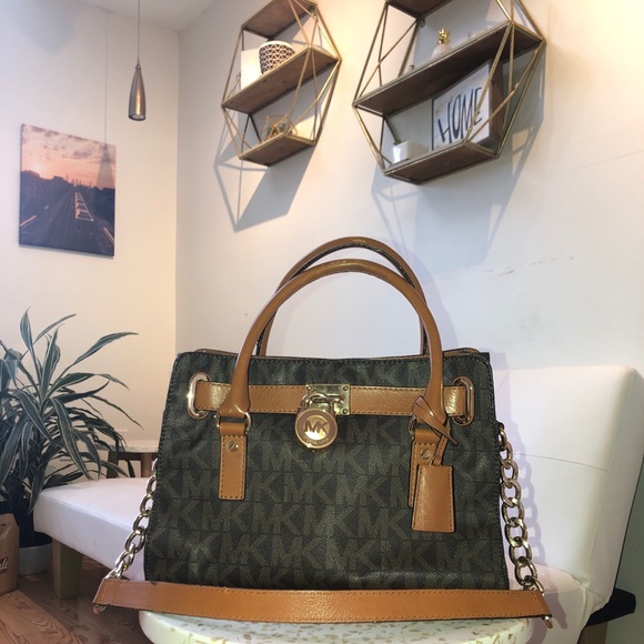 Michael Kors - Picture 2 of 4